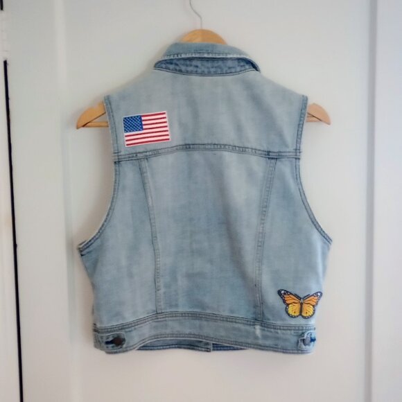 American Eagle Denim Vest Size L Distressed with 2 Patches on Back - Picture 3 of 3